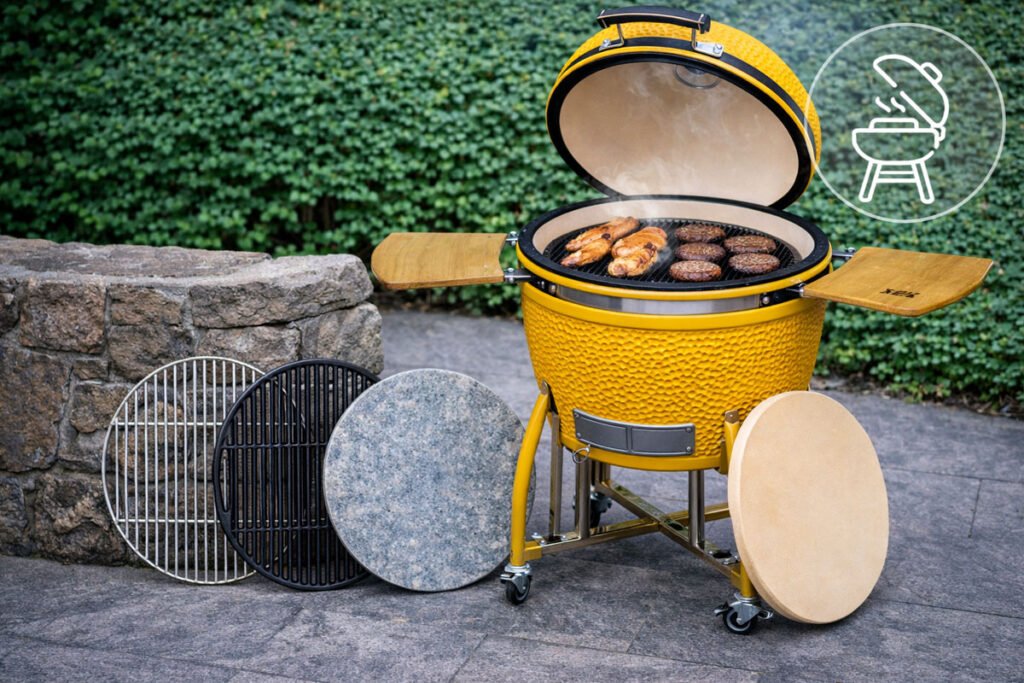 Kamado amarillo ocre con diferentes superficies de cocción apoyadas y parrilla en uso