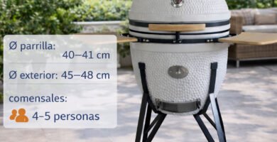 Kamado 16 pulgadas en terraza de jardín con medidas de parrilla y exterior, ideal para 4–5 personas